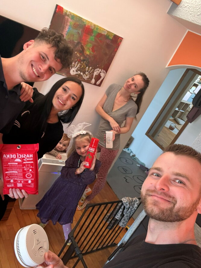 Hasicí deka v domácnosti: jednoduchá a účinná požární prevence