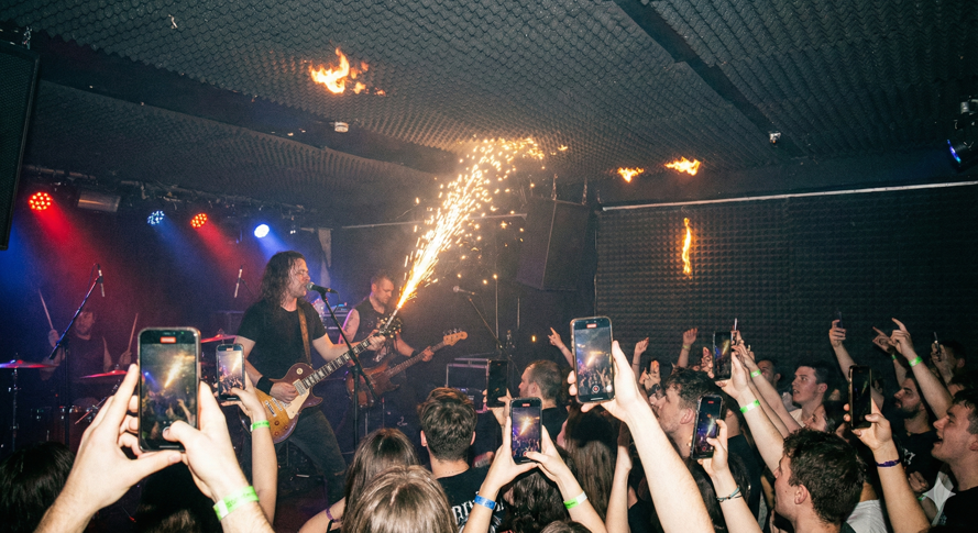 Hasiči v nočních klubech: Polovina podniků riskuje okamžité zavření. Máte vše v pořádku?